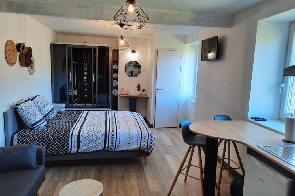 Studio Avec Vue Sur La Vezere Uzerche Exterior foto